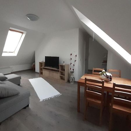 Peak Apartman Eger Ngoại thất bức ảnh