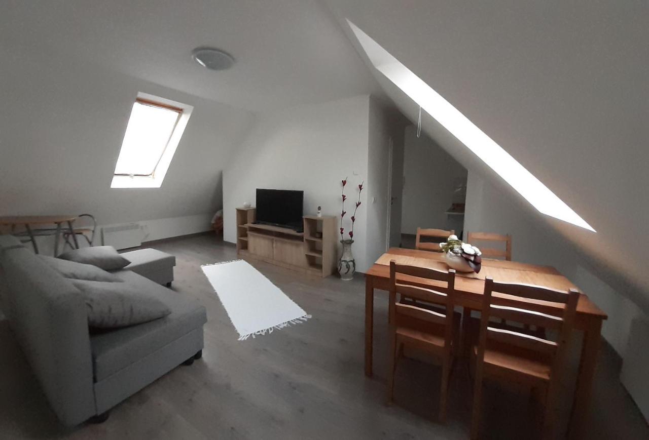 Peak Apartman Eger Ngoại thất bức ảnh